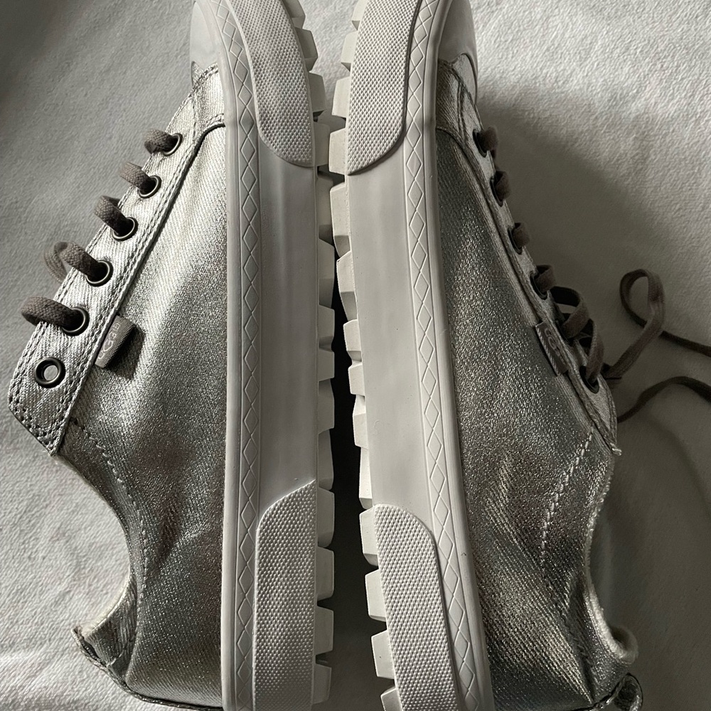 New Sneakers UGG silver